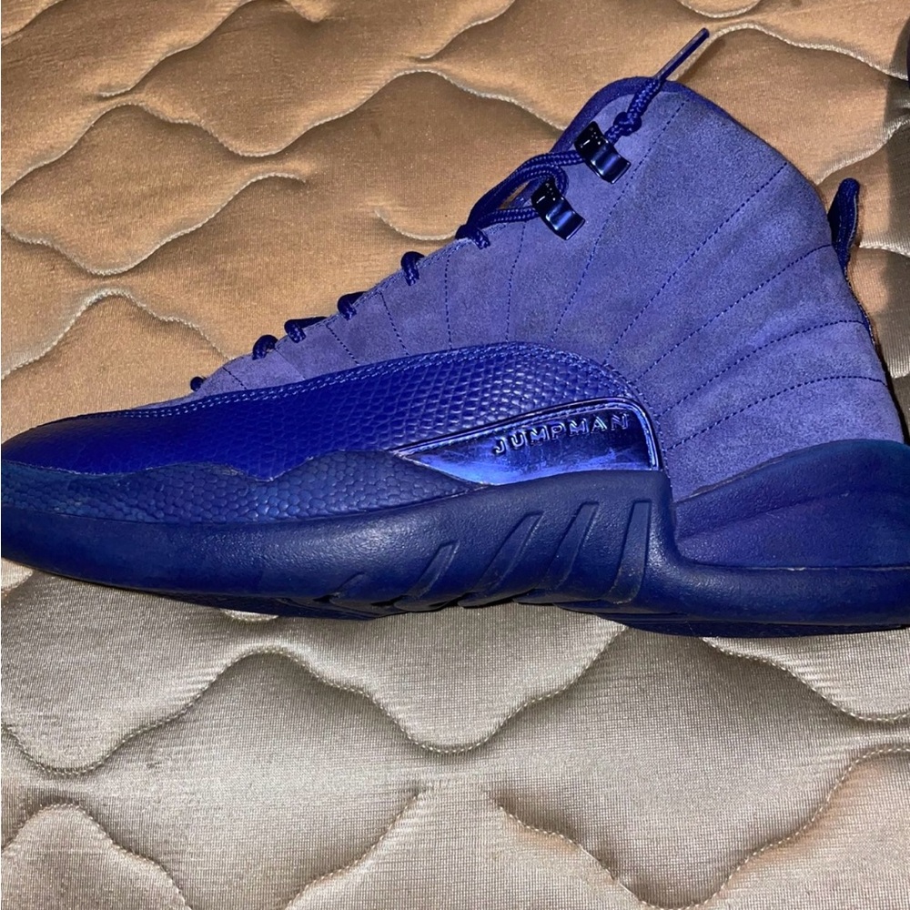 Jordan 12s royal blue size 10 men